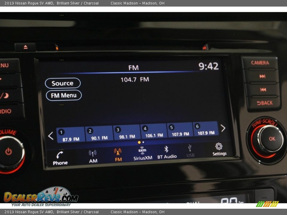 2019 Nissan Rogue SV AWD Brilliant Silver / Charcoal Photo #11