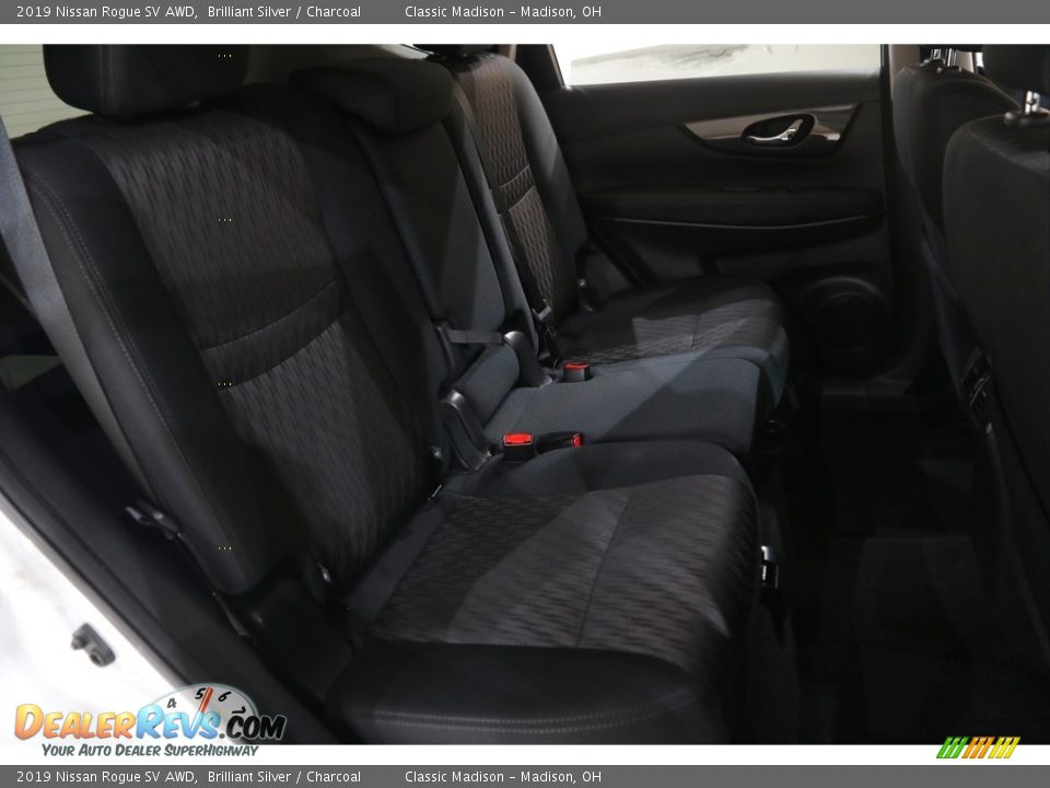 2019 Nissan Rogue SV AWD Brilliant Silver / Charcoal Photo #17