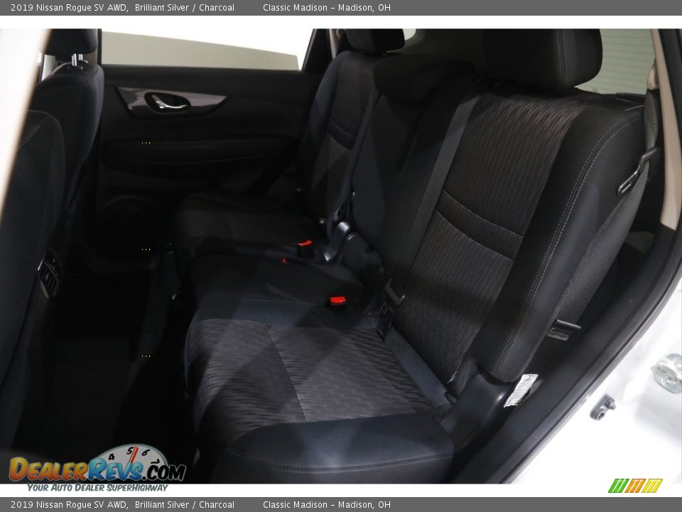 2019 Nissan Rogue SV AWD Brilliant Silver / Charcoal Photo #18
