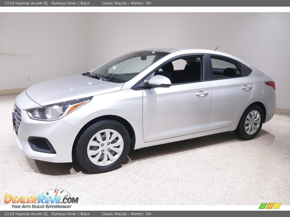 Front 3/4 View of 2018 Hyundai Accent SE Photo #3