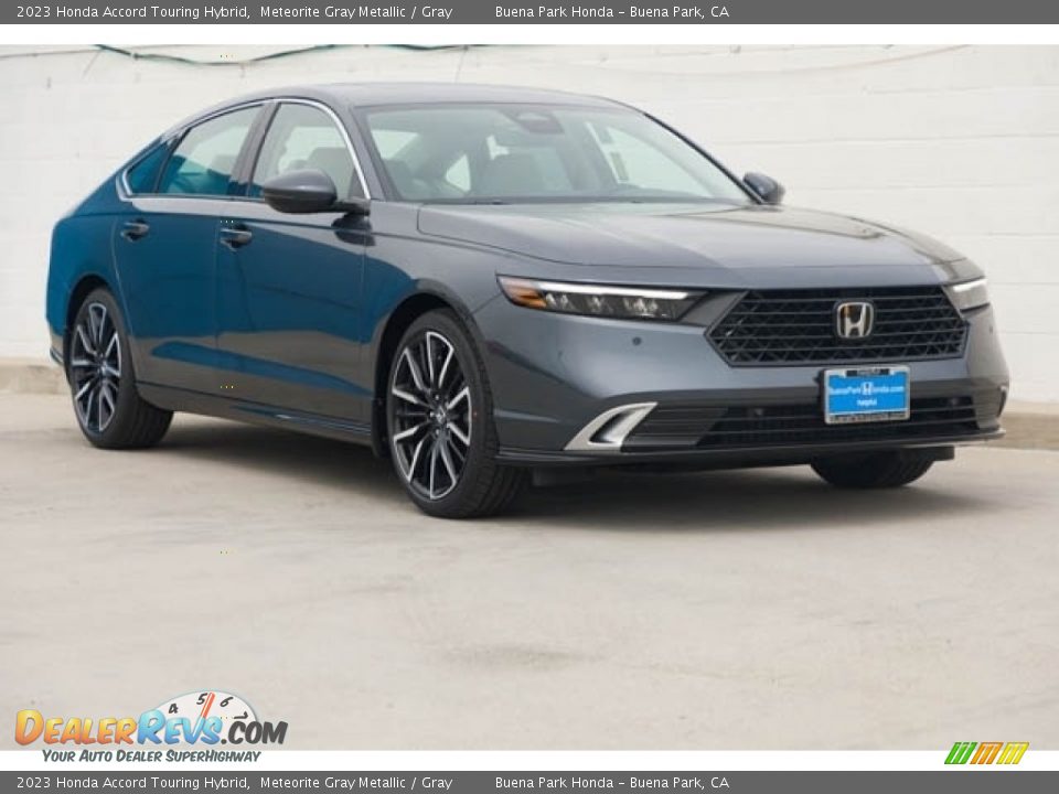 Front 3/4 View of 2023 Honda Accord Touring Hybrid Photo #1