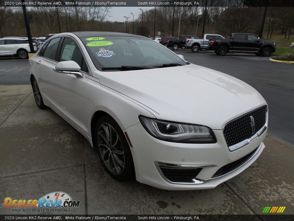 Front 3/4 View of 2020 Lincoln MKZ Reserve AWD Photo #8