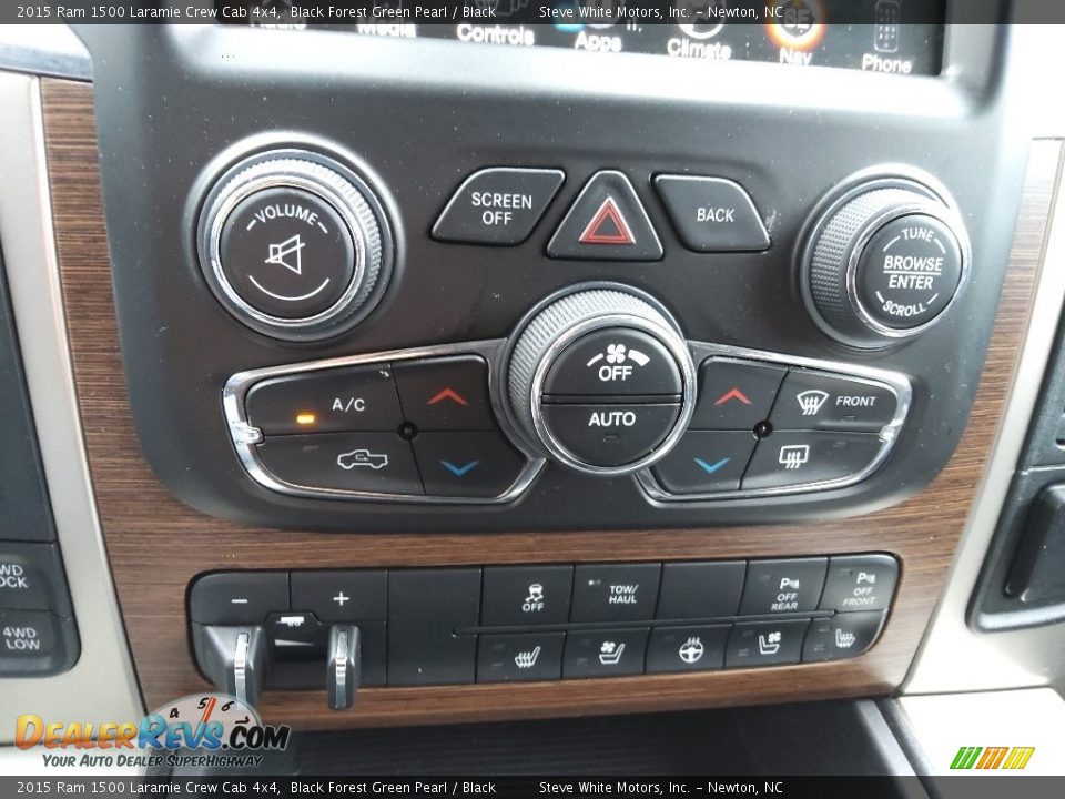 Controls of 2015 Ram 1500 Laramie Crew Cab 4x4 Photo #30