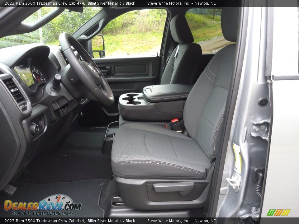2023 Ram 3500 Tradesman Crew Cab 4x4 Billet Silver Metallic / Black Photo #11