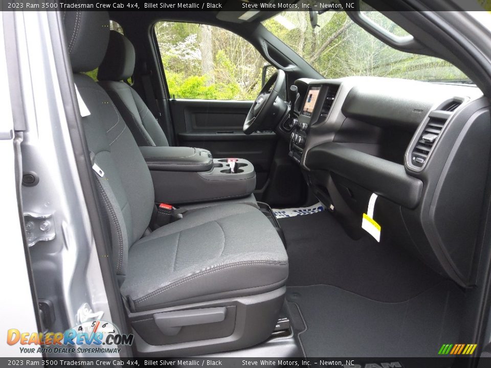 2023 Ram 3500 Tradesman Crew Cab 4x4 Billet Silver Metallic / Black Photo #16