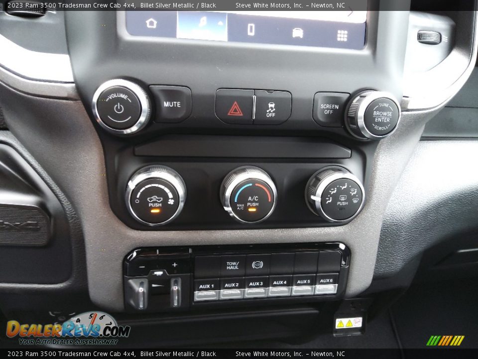 2023 Ram 3500 Tradesman Crew Cab 4x4 Billet Silver Metallic / Black Photo #25