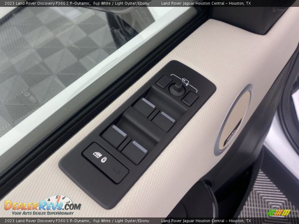 Door Panel of 2023 Land Rover Discovery P360 S R-Dynamic Photo #14