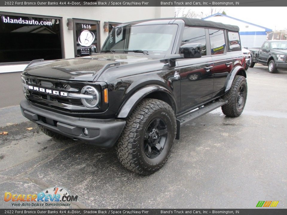 2022 Ford Bronco Outer Banks 4x4 4-Door Shadow Black / Space Gray/Navy Pier Photo #2