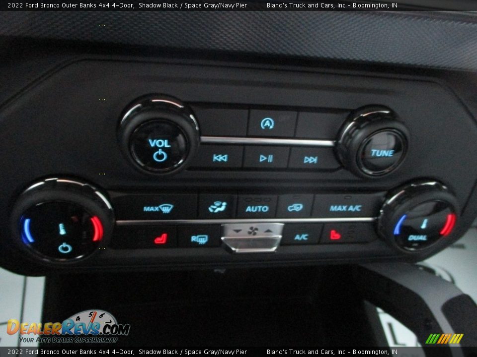 Controls of 2022 Ford Bronco Outer Banks 4x4 4-Door Photo #19