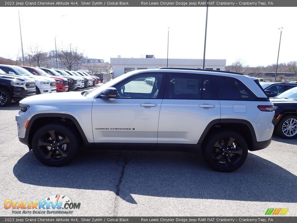 2023 Jeep Grand Cherokee Altitude 4x4 Silver Zynith / Global Black Photo #2