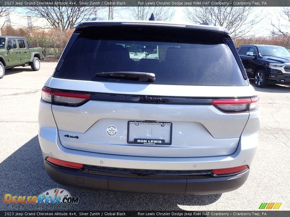 2023 Jeep Grand Cherokee Altitude 4x4 Silver Zynith / Global Black Photo #4