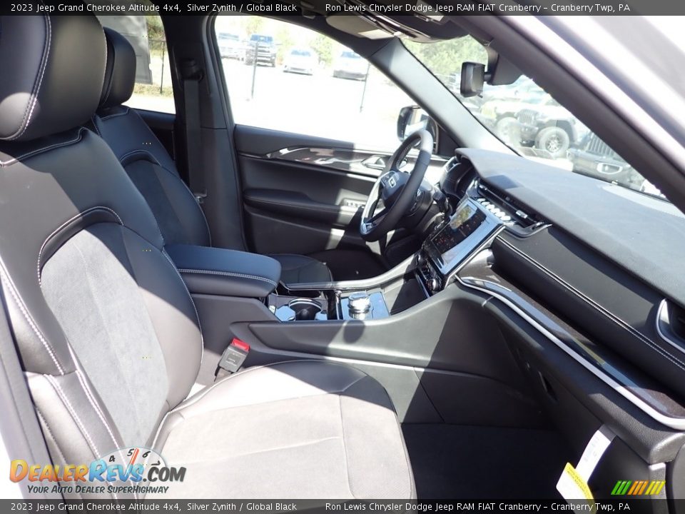 2023 Jeep Grand Cherokee Altitude 4x4 Silver Zynith / Global Black Photo #10