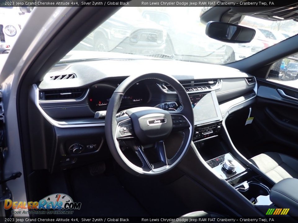 2023 Jeep Grand Cherokee Altitude 4x4 Silver Zynith / Global Black Photo #12