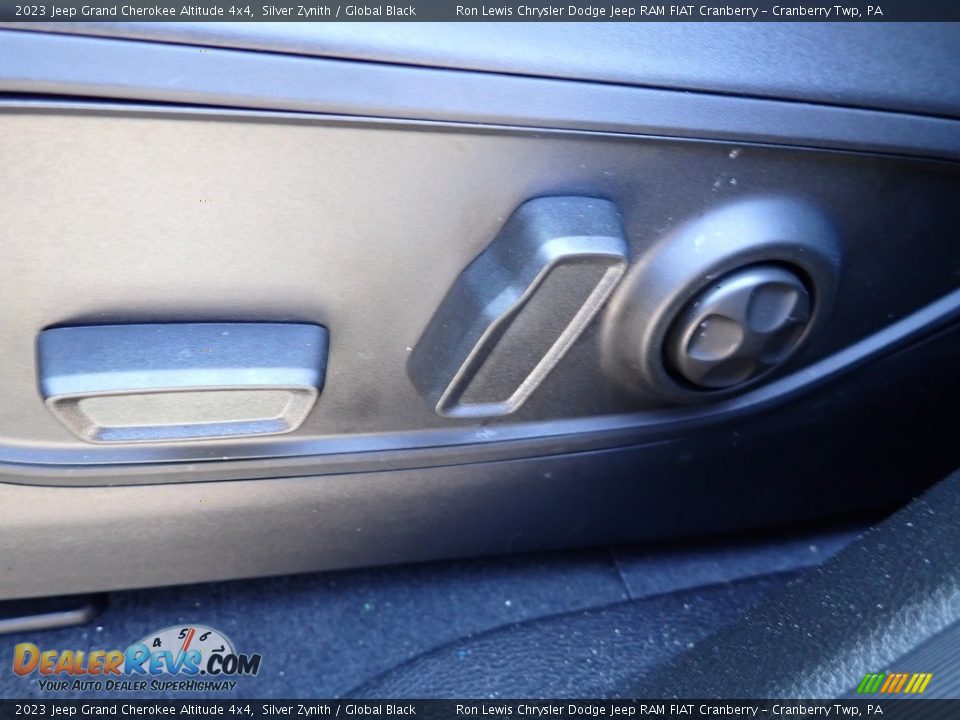 2023 Jeep Grand Cherokee Altitude 4x4 Silver Zynith / Global Black Photo #14