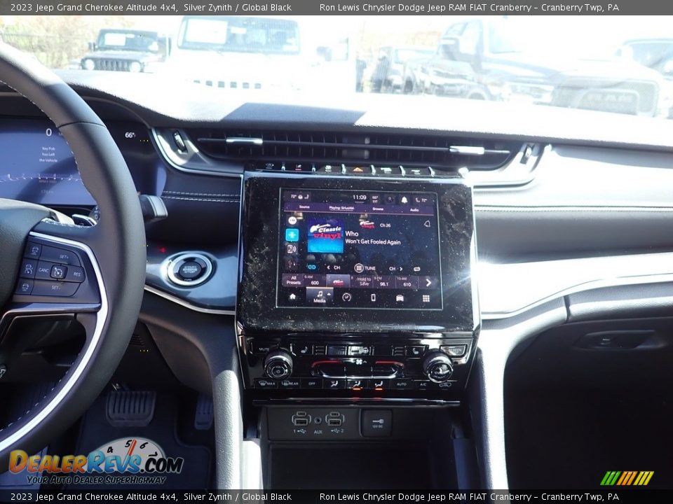 2023 Jeep Grand Cherokee Altitude 4x4 Silver Zynith / Global Black Photo #16
