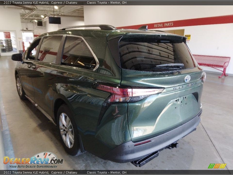 2022 Toyota Sienna XLE Hybrid Cypress / Chataeu Photo #2