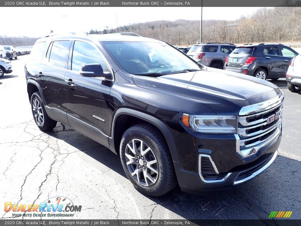 Front 3/4 View of 2020 GMC Acadia SLE Photo #9