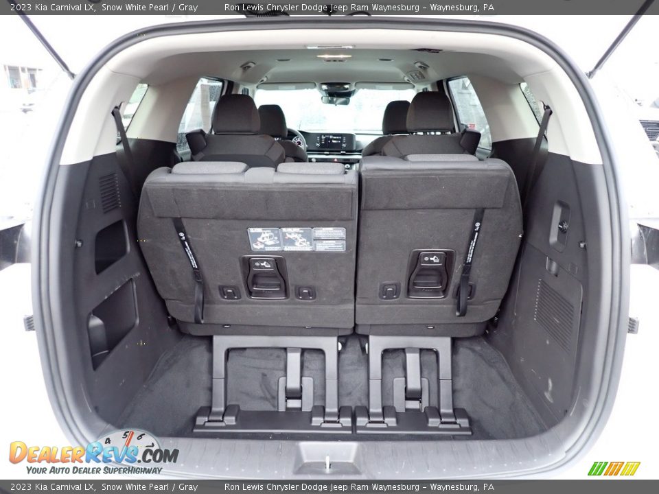 2023 Kia Carnival LX Snow White Pearl / Gray Photo #5