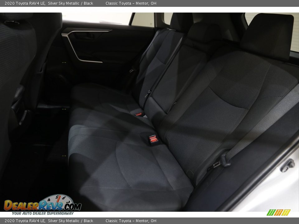 2020 Toyota RAV4 LE Silver Sky Metallic / Black Photo #16