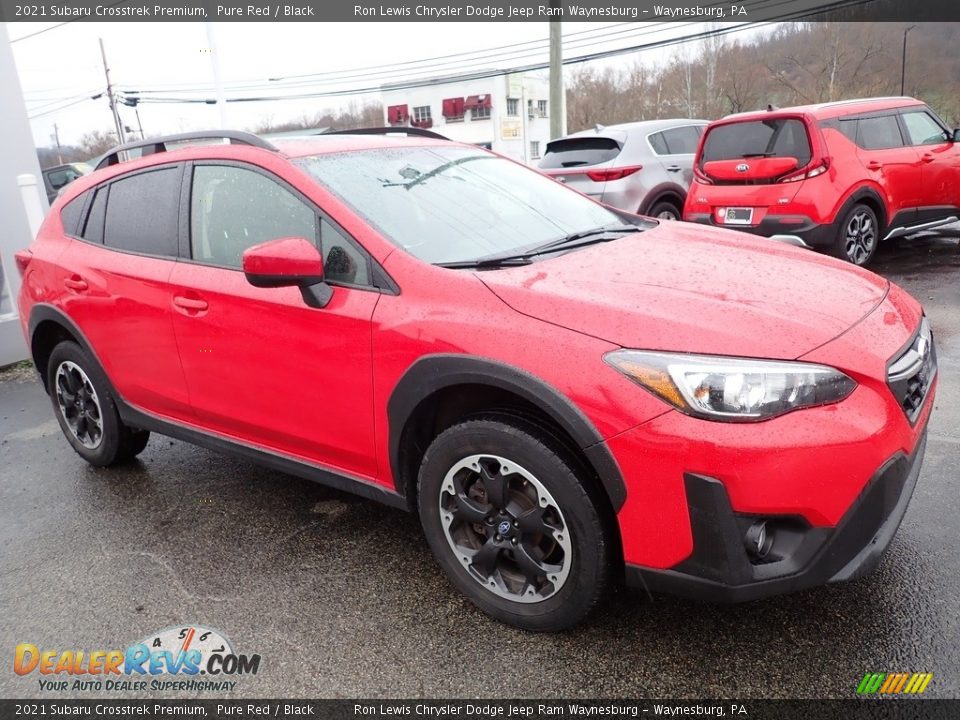 Front 3/4 View of 2021 Subaru Crosstrek Premium Photo #8