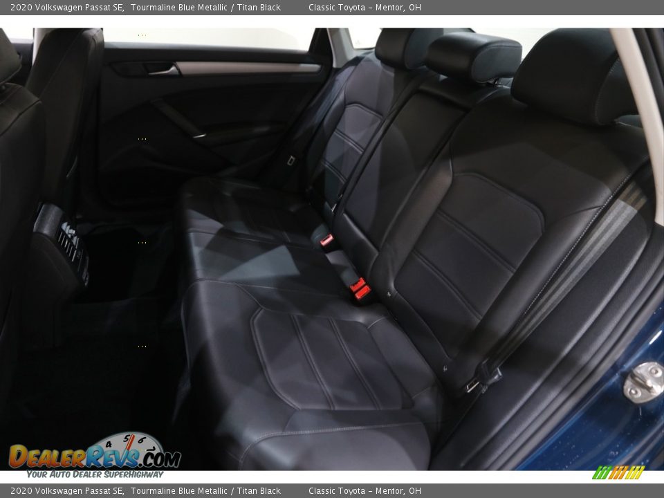 2020 Volkswagen Passat SE Tourmaline Blue Metallic / Titan Black Photo #16