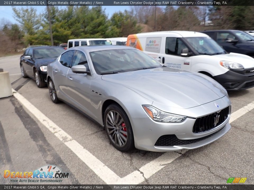 Front 3/4 View of 2017 Maserati Ghibli S Q4 Photo #3