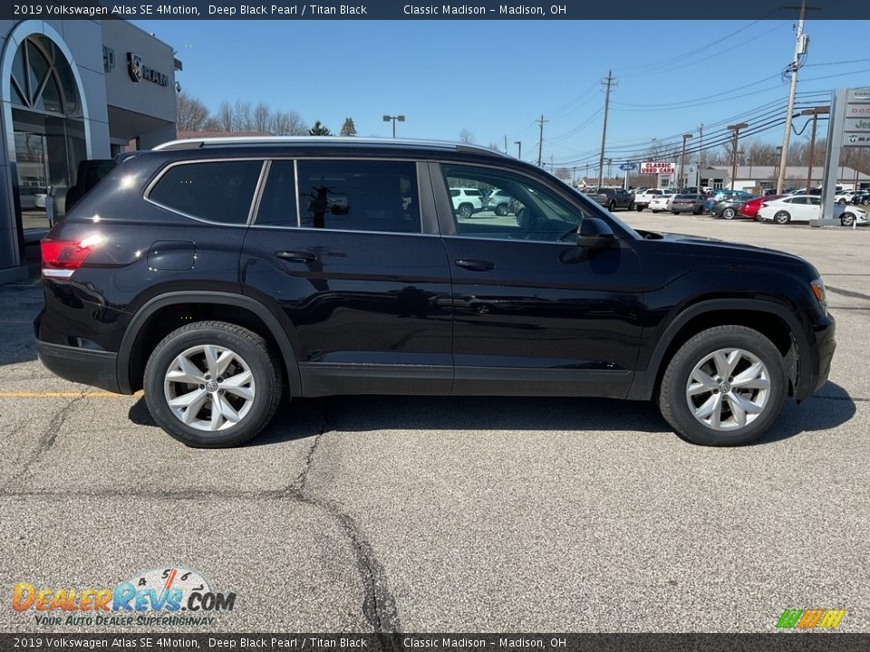 2019 Volkswagen Atlas SE 4Motion Deep Black Pearl / Titan Black Photo #9