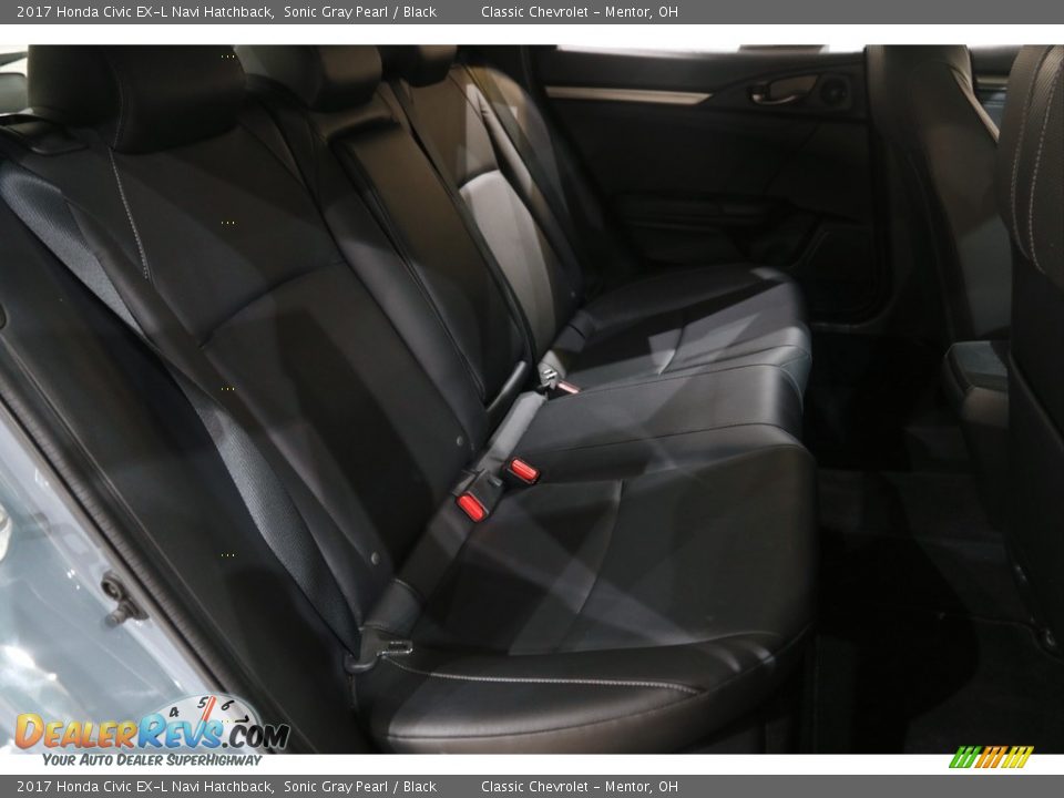 2017 Honda Civic EX-L Navi Hatchback Sonic Gray Pearl / Black Photo #17
