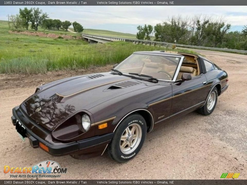 Front 3/4 View of 1983 Datsun 280ZX Coupe Photo #2
