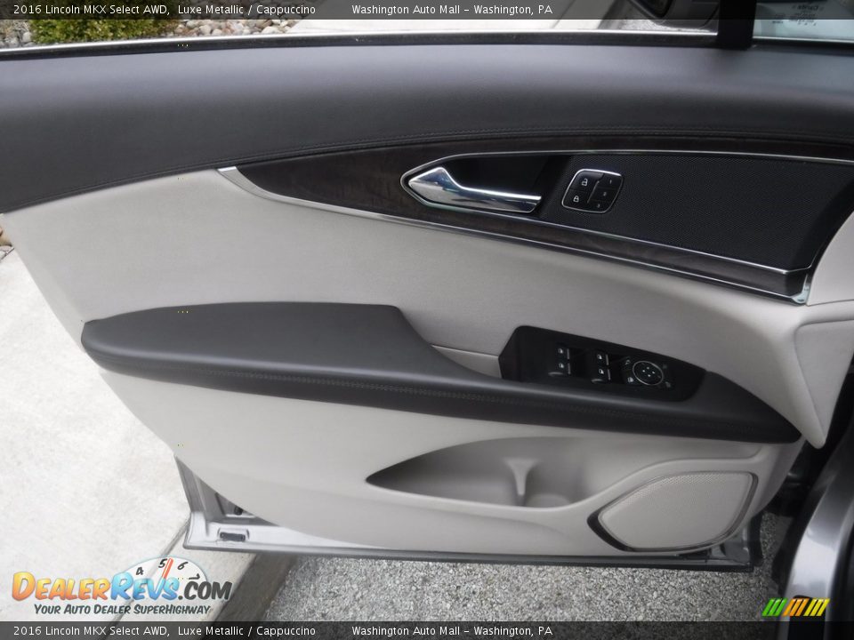 Door Panel of 2016 Lincoln MKX Select AWD Photo #18