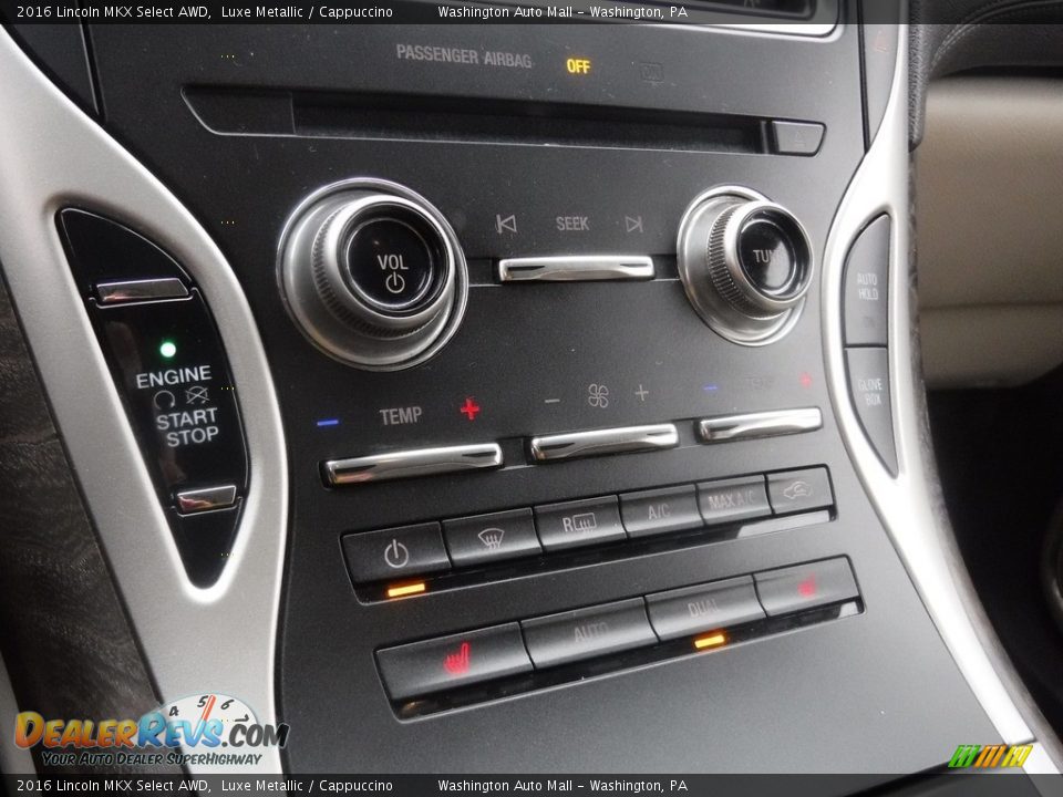 Controls of 2016 Lincoln MKX Select AWD Photo #23