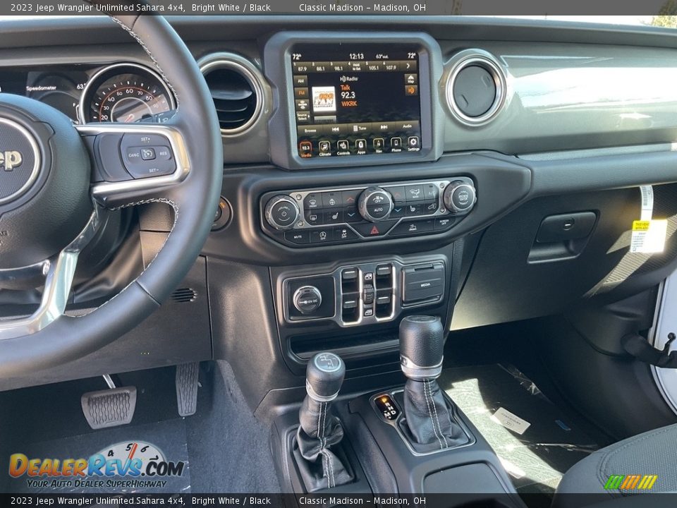 2023 Jeep Wrangler Unlimited Sahara 4x4 Bright White / Black Photo #6