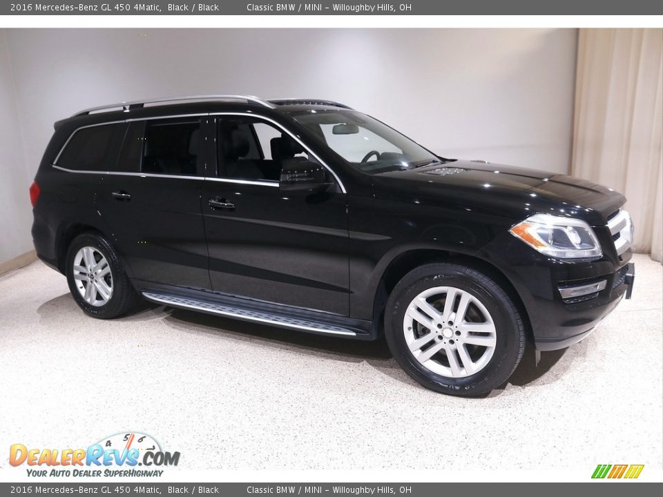 Front 3/4 View of 2016 Mercedes-Benz GL 450 4Matic Photo #1