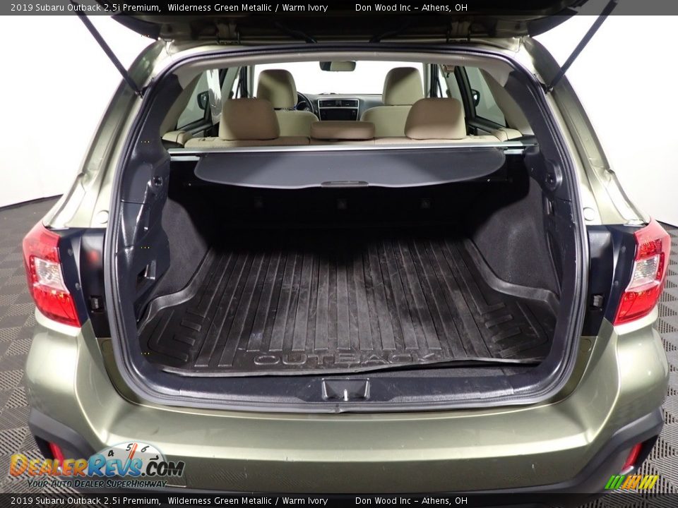 2019 Subaru Outback 2.5i Premium Wilderness Green Metallic / Warm Ivory Photo #13