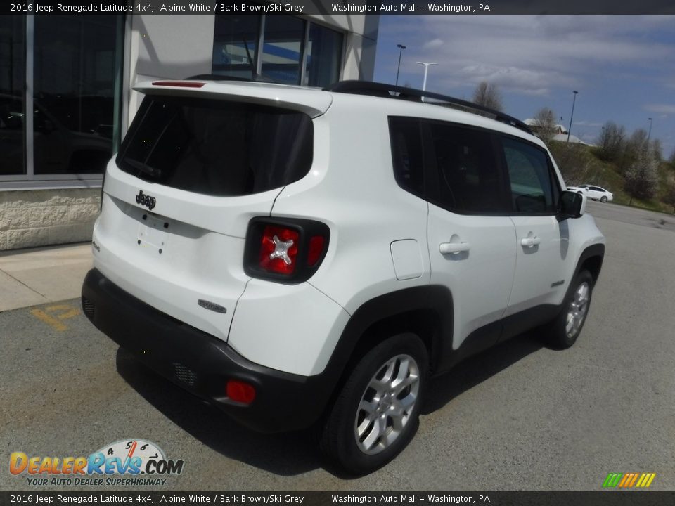 2016 Jeep Renegade Latitude 4x4 Alpine White / Bark Brown/Ski Grey Photo #9