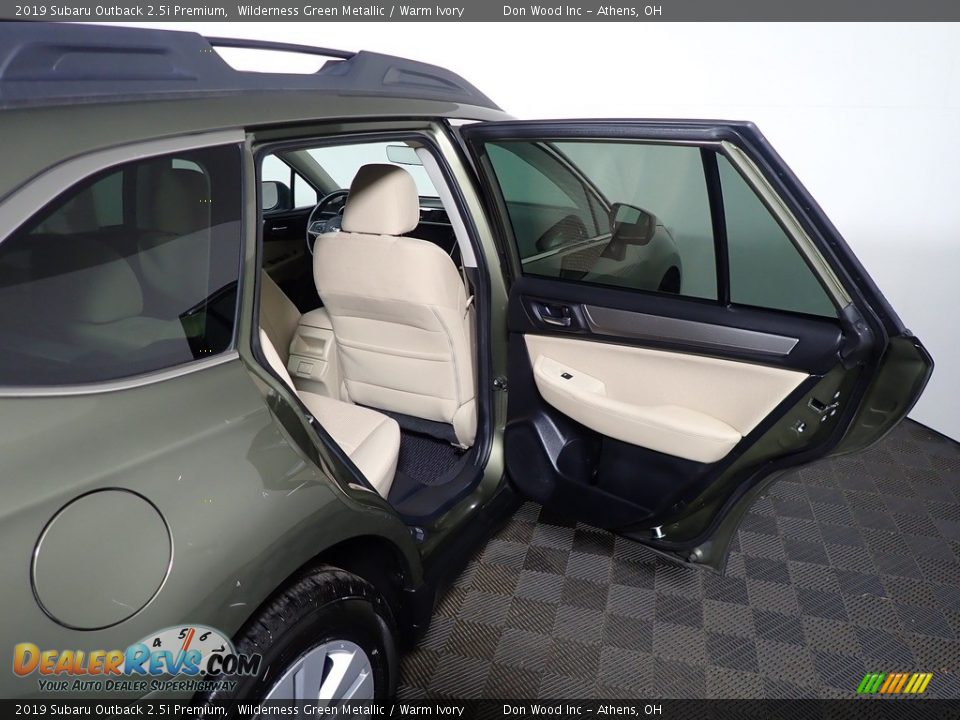 2019 Subaru Outback 2.5i Premium Wilderness Green Metallic / Warm Ivory Photo #32