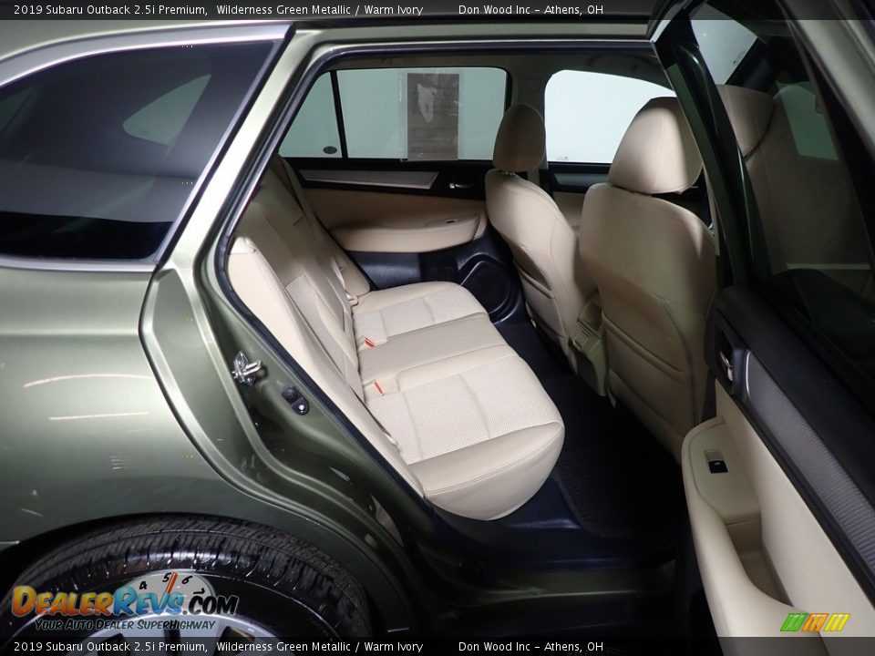 2019 Subaru Outback 2.5i Premium Wilderness Green Metallic / Warm Ivory Photo #33