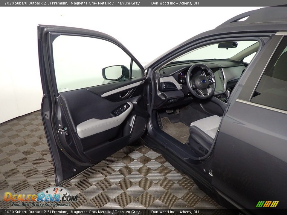 2020 Subaru Outback 2.5i Premium Magnetite Gray Metallic / Titanium Gray Photo #17