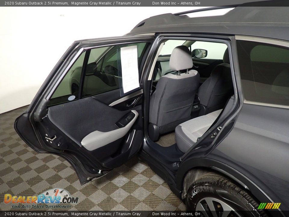 2020 Subaru Outback 2.5i Premium Magnetite Gray Metallic / Titanium Gray Photo #31