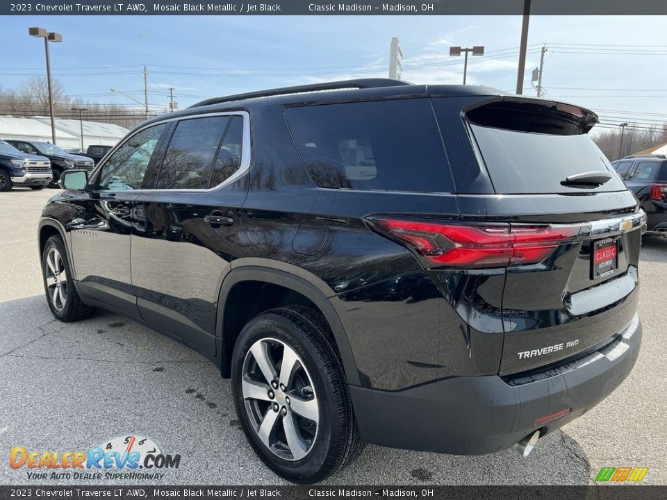 2023 Chevrolet Traverse LT AWD Mosaic Black Metallic / Jet Black Photo #2