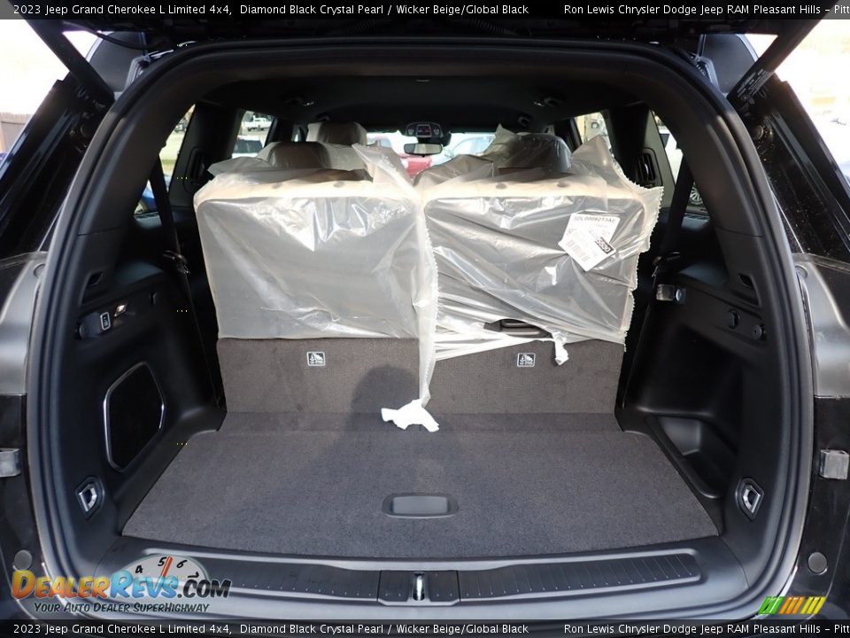 2023 Jeep Grand Cherokee L Limited 4x4 Diamond Black Crystal Pearl / Wicker Beige/Global Black Photo #5