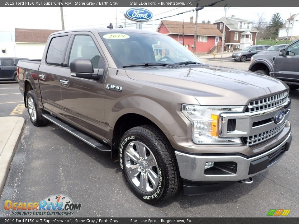 Front 3/4 View of 2019 Ford F150 XLT SuperCrew 4x4 Photo #7