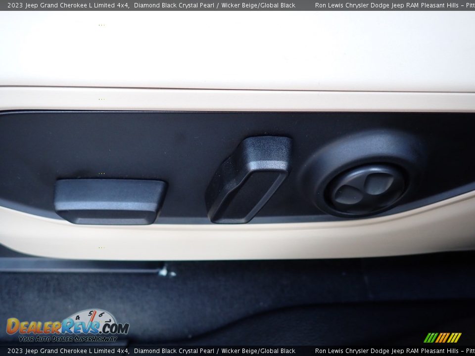 2023 Jeep Grand Cherokee L Limited 4x4 Diamond Black Crystal Pearl / Wicker Beige/Global Black Photo #16