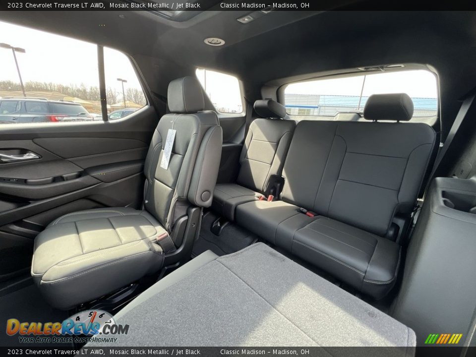 2023 Chevrolet Traverse LT AWD Mosaic Black Metallic / Jet Black Photo #18