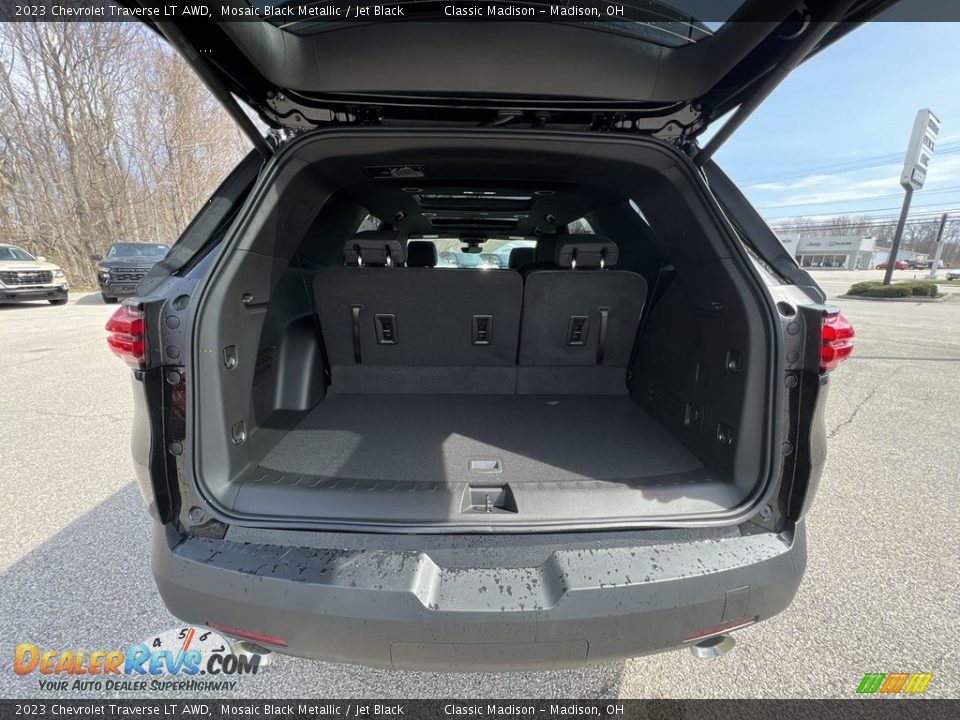 2023 Chevrolet Traverse LT AWD Mosaic Black Metallic / Jet Black Photo #19