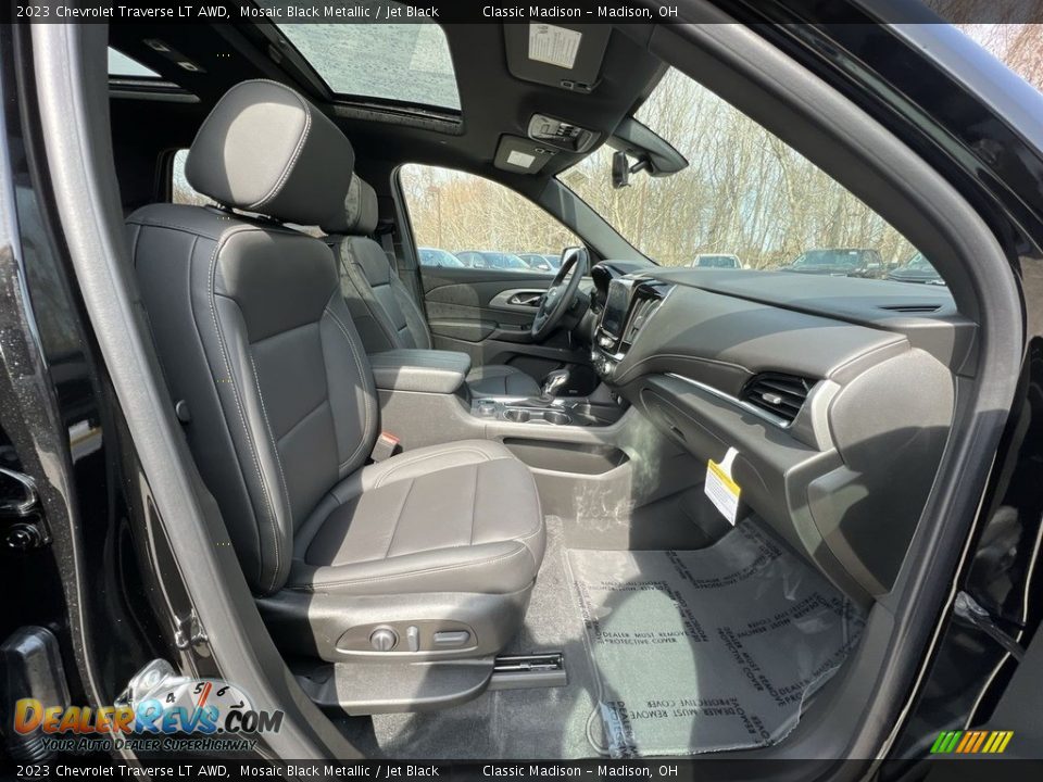 2023 Chevrolet Traverse LT AWD Mosaic Black Metallic / Jet Black Photo #20