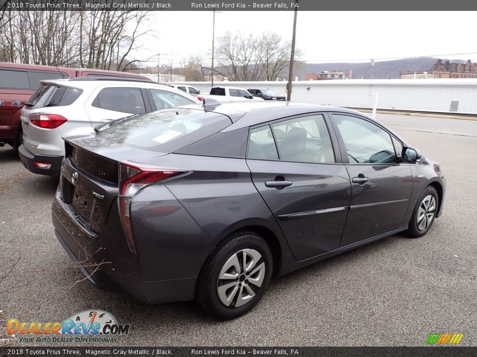 2018 Toyota Prius Three Magnetic Gray Metallic / Black Photo #4