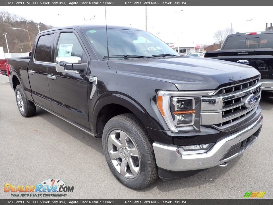 Front 3/4 View of 2023 Ford F150 XLT SuperCrew 4x4 Photo #2