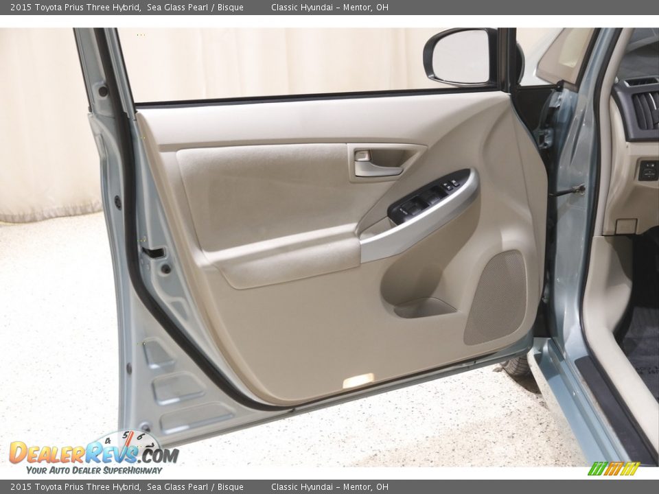 2015 Toyota Prius Three Hybrid Sea Glass Pearl / Bisque Photo #4