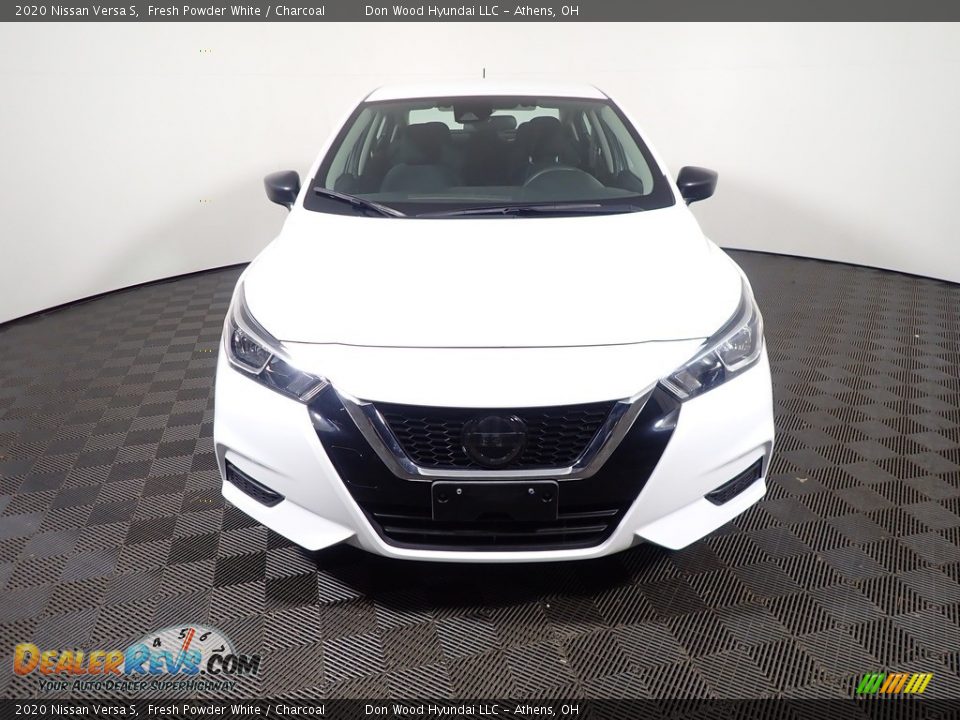 2020 Nissan Versa S Fresh Powder White / Charcoal Photo #5